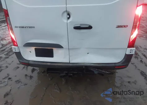 2019 Mercedes-Benz Sprinter 2500 Standard Roof I4 из США, поврежденный, VIN WD3PF0ED5KT004033